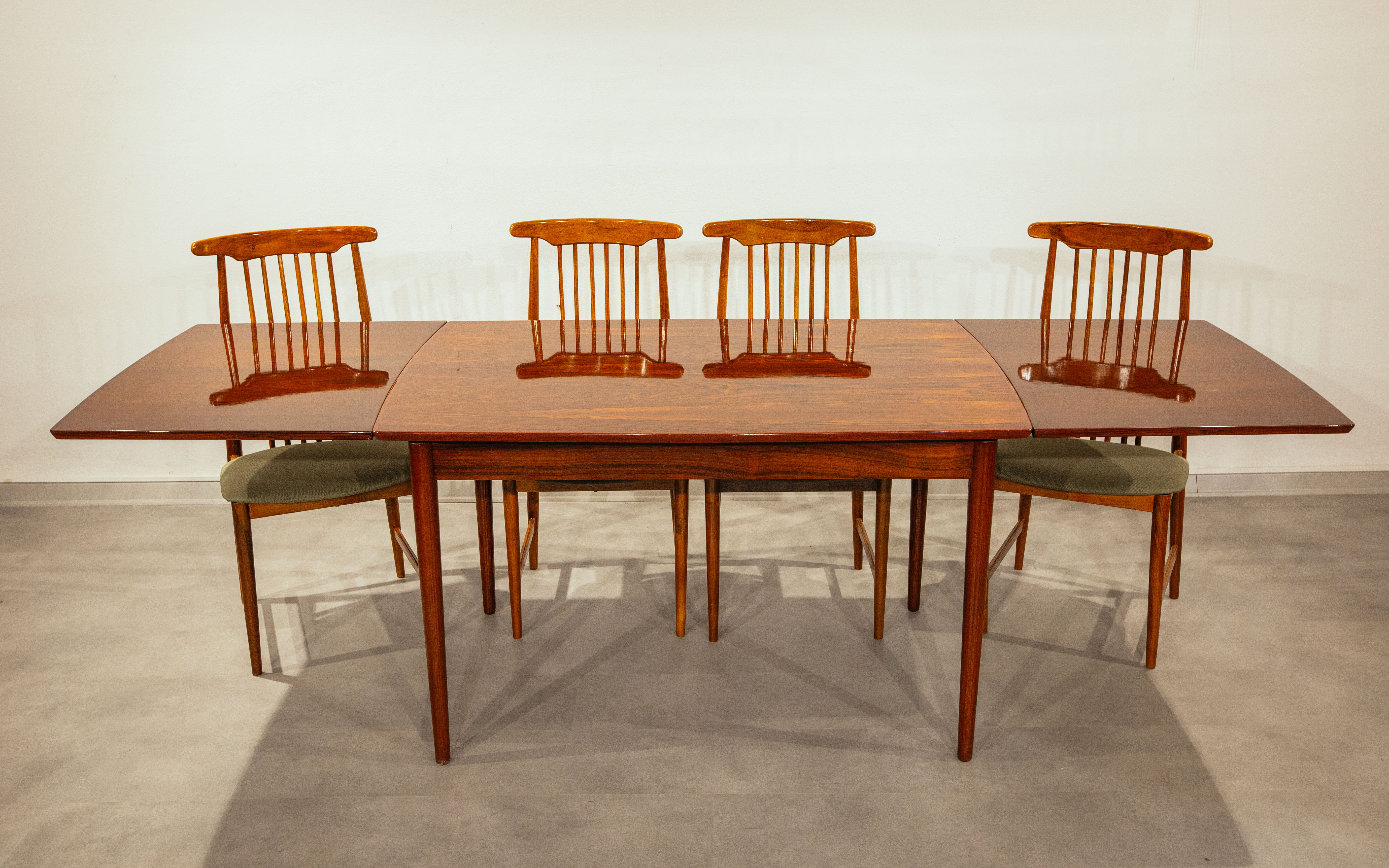 Danish Mid-Century Modern Rosewood Dining table